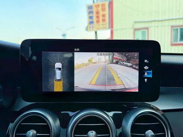 新價格!! 小改款 GLC300 AMG 全景天窗 柏林之音 20吋放射鋁圈 免鑰匙/摸門 盲點偵測 大螢幕 數位儀表  第18張相片