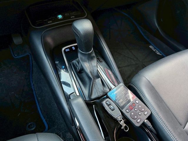 數十萬精品改 改GR包 魚眼頭燈 Free air氣壓避震 DATA鋁圈 四出排氣管中尾段 變形蟲方向盤 刷隱藏功能  第14張相片