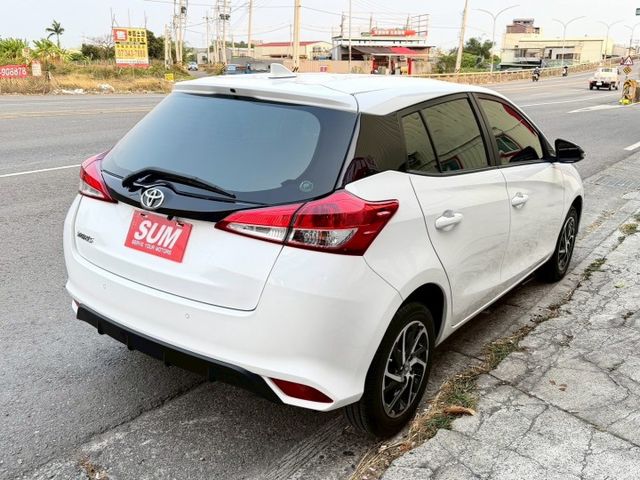 原鈑件 女用車 僅跑3萬多公里 經典版 15吋雙色鋁圈 雙安 ABS 加裝安卓大螢幕 前後錄電子後視鏡 LED大燈  第3張相片