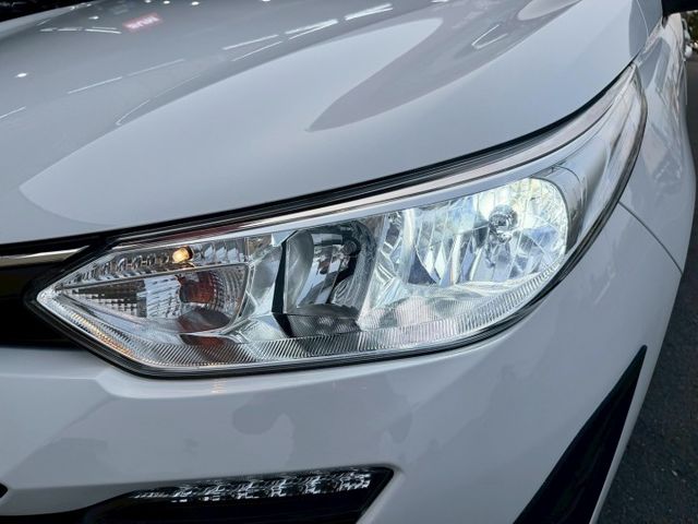 原鈑件 女用車 僅跑3萬多公里 經典版 15吋雙色鋁圈 雙安 ABS 加裝安卓大螢幕 前後錄電子後視鏡 LED大燈  第5張相片