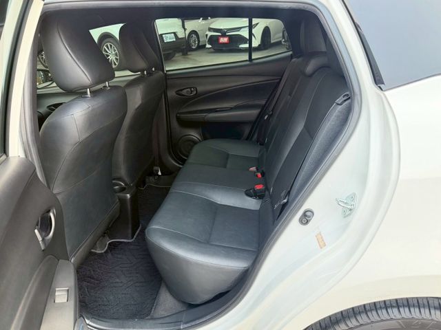 原鈑件 女用車 僅跑3萬多公里 經典版 15吋雙色鋁圈 雙安 ABS 加裝安卓大螢幕 前後錄電子後視鏡 LED大燈  第9張相片