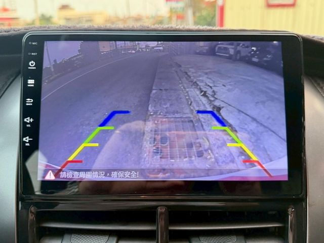 原鈑件 女用車 僅跑3萬多公里 經典版 15吋雙色鋁圈 雙安 ABS 加裝安卓大螢幕 前後錄電子後視鏡 LED大燈  第13張相片