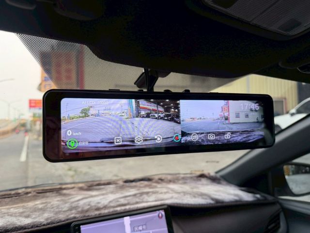 原鈑件 女用車 僅跑3萬多公里 經典版 15吋雙色鋁圈 雙安 ABS 加裝安卓大螢幕 前後錄電子後視鏡 LED大燈  第14張相片