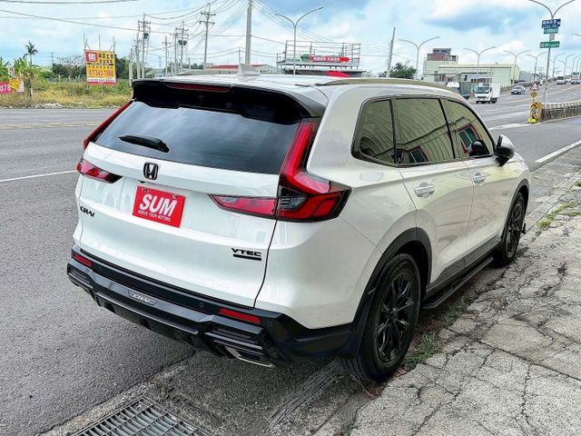 頂規Prestige 有跟車 全景天窗 Bose音響 電尾門 盲點 環景 衛星導航 CarPlay LED大燈 空力套件  第3張相片