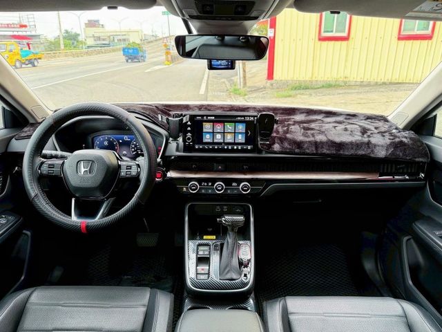 頂規Prestige 有跟車 全景天窗 Bose音響 電尾門 盲點 環景 衛星導航 CarPlay LED大燈 空力套件  第9張相片