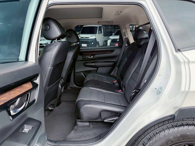 頂規Prestige 有跟車 全景天窗 Bose音響 電尾門 盲點 環景 衛星導航 CarPlay LED大燈 空力套件  第11張相片