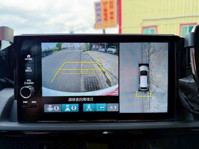 頂規Prestige 有跟車 全景天窗 Bose音響 電尾門 盲點 環景 衛星導航 CarPlay LED大燈 空力套件  第19張相片