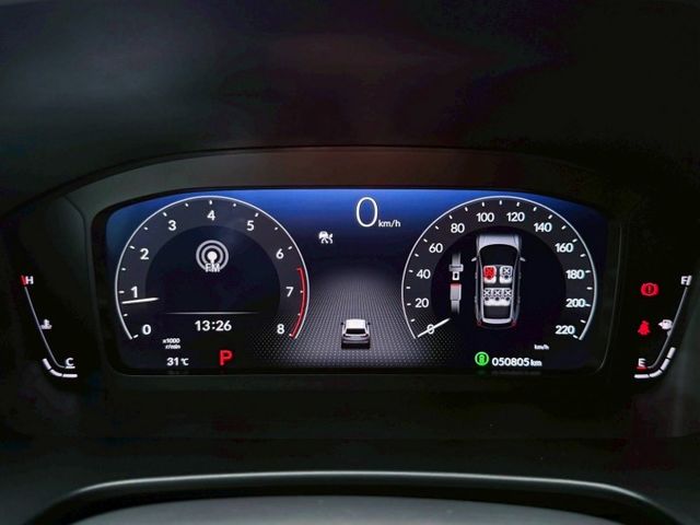 頂規Prestige 有跟車 全景天窗 Bose音響 電尾門 盲點 環景 衛星導航 CarPlay LED大燈 空力套件  第20張相片