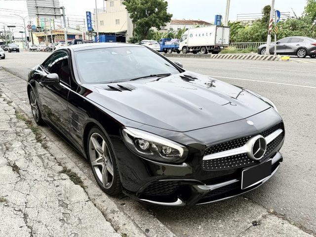 市場稀有 SL400敞篷 新車價700萬 原漆原鈑件 日規滿配 ABC氣壓懸吊 冷熱通風椅 Nappa真皮座椅 腳踢尾門  第2張相片