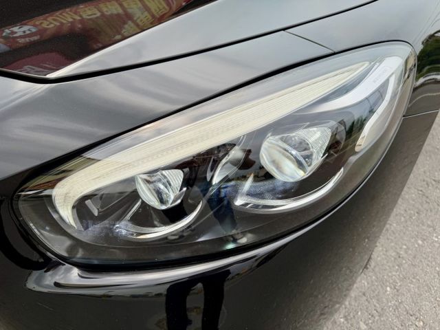 市場稀有 SL400敞篷 新車價700萬 原漆原鈑件 日規滿配 ABC氣壓懸吊 冷熱通風椅 Nappa真皮座椅 腳踢尾門  第7張相片