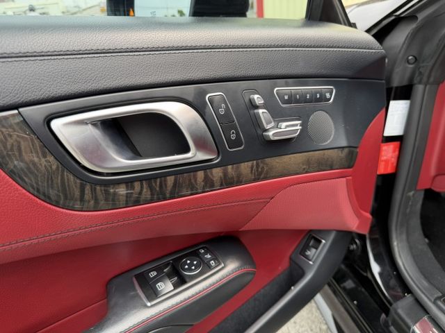 市場稀有 SL400敞篷 新車價700萬 原漆原鈑件 日規滿配 ABC氣壓懸吊 冷熱通風椅 Nappa真皮座椅 腳踢尾門  第9張相片