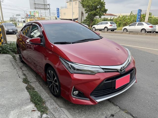 稀有X版 正一手車 空力套件 里程跑少 高階有免鑰匙/摸門 定速 恆溫 半數位儀表 原廠+精裝影音 行車紀錄器 17鋁圈  第1張相片