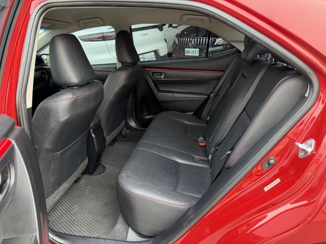 稀有X版 正一手車 空力套件 里程跑少 高階有免鑰匙/摸門 定速 恆溫 半數位儀表 原廠+精裝影音 行車紀錄器 17鋁圈  第4張相片