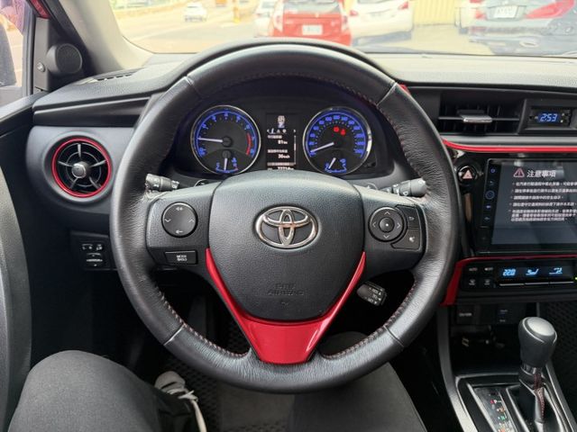 稀有X版 正一手車 空力套件 里程跑少 高階有免鑰匙/摸門 定速 恆溫 半數位儀表 原廠+精裝影音 行車紀錄器 17鋁圈  第5張相片