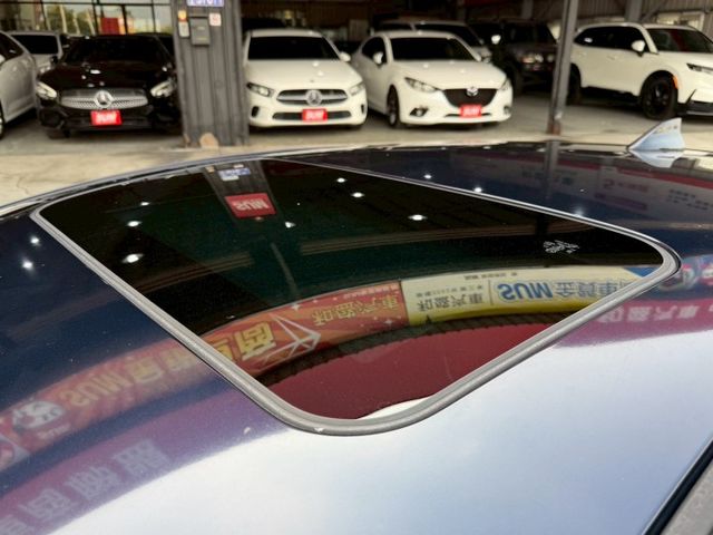 頂級鈑 認證車 僅跑9萬9 天窗 HUD抬顯 換檔快撥 改裝Work鋁圈 排氣管中尾段 對四卡鉗 加大碟盤 變形蟲方向盤  第6張相片