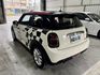 客戶寄賣~原鈑件 質感英倫風 可愛小鋼炮 R56 MINI COOPER 1.5渦輪 3D 免鑰匙 魚眼頭燈 循跡防滑  第3張縮圖
