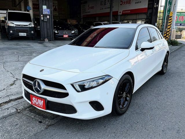 總代理 A180 全車原鈑件 1.3渦輪增壓 摘星版 女用車 配備電動座椅 換檔快撥 前後雷達 大螢幕 多功能影音系統  第1張相片