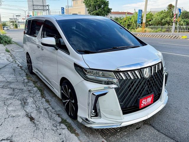 全車精品改裝 蒙娜麗莎大包 三眼頭燈 前後AP卡鉗 20吋鋁圈 大理石地板 鋁合金迎賓踏板 變形蟲方向盤 八核心安卓機  第2張相片