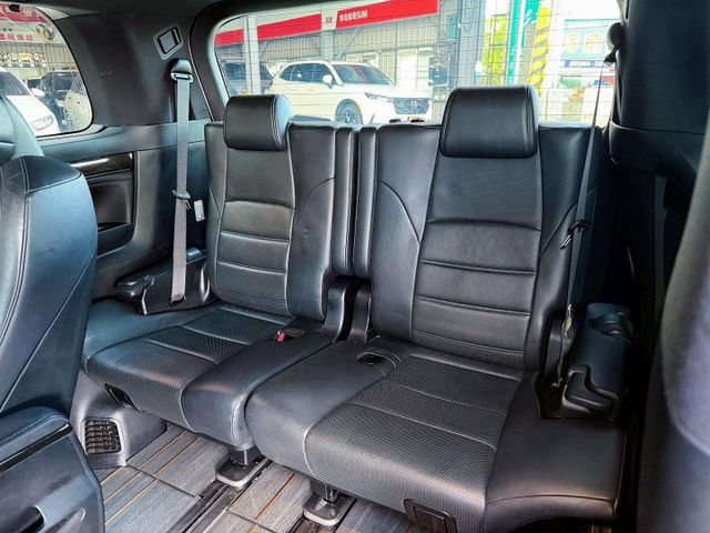 全車精品改裝 蒙娜麗莎大包 三眼頭燈 前後AP卡鉗 20吋鋁圈 大理石地板 鋁合金迎賓踏板 變形蟲方向盤 八核心安卓機  第11張相片