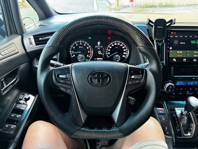 全車精品改裝 蒙娜麗莎大包 三眼頭燈 前後AP卡鉗 20吋鋁圈 大理石地板 鋁合金迎賓踏板 變形蟲方向盤 八核心安卓機  第13張相片