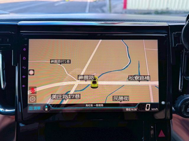 全車精品改裝 蒙娜麗莎大包 三眼頭燈 前後AP卡鉗 20吋鋁圈 大理石地板 鋁合金迎賓踏板 變形蟲方向盤 八核心安卓機  第18張相片