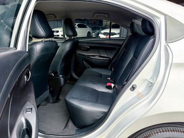 一手車 經典版 小改款 7速CVT變速箱 剛換四條全新馬牌輪胎 升級安卓 CarPlay 衛星導航 倒車影像 行車紀錄器  第9張相片