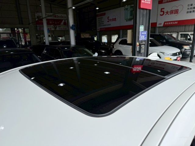 稀有X6 M50i 總代理 一手車 質感紅內裝 5AU 全景 HK音響 22吋鋁圈 M卡鉗 抬顯  電懸 跑排 水晶排檔  第5張相片