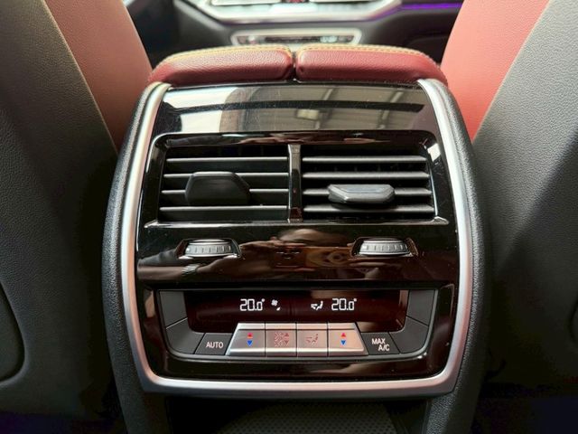稀有X6 M50i 總代理 一手車 質感紅內裝 5AU 全景 HK音響 22吋鋁圈 M卡鉗 抬顯  電懸 跑排 水晶排檔  第14張相片