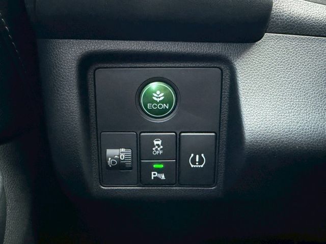一手女用車 Yes認證車 VTi-S版 免鑰匙啟動/摸門解鎖 定速 恆溫空調 換檔撥片 升級安卓機 CarPlay 導航  第12張相片