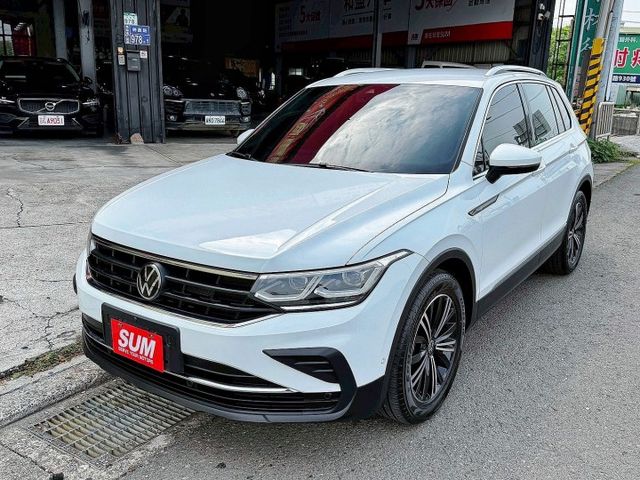 全車原鈑件 原漆 市場最低里程 僅跑1萬初~新價格!! 280TSi Elegance 1.5渦輪 LV2跟車 盲點偵測  第1張相片
