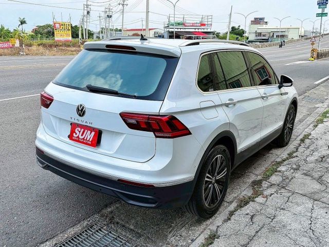 全車原鈑件 原漆 市場最低里程 僅跑1萬初~新價格!! 280TSi Elegance 1.5渦輪 LV2跟車 盲點偵測  第3張相片