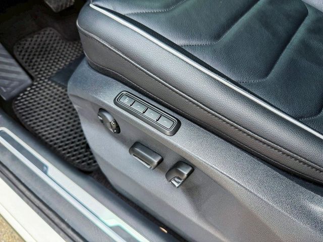 全車原鈑件 原漆 市場最低里程 僅跑1萬初~新價格!! 280TSi Elegance 1.5渦輪 LV2跟車 盲點偵測  第13張相片