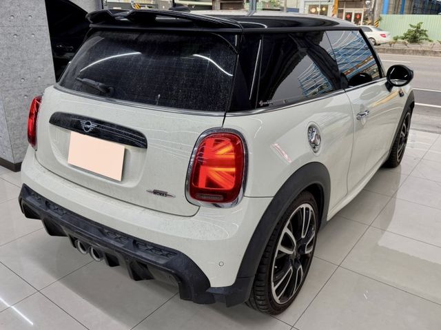 JCW性能版 全車原鈑件 Goo認證 超低里程!!黑車頂 LED頭燈 18吋JCW鋁圈 Work卡鉗 數位儀表 換檔快撥  第2張相片