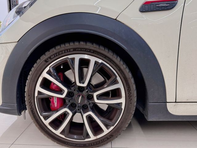 JCW性能版 全車原鈑件 Goo認證 超低里程!!黑車頂 LED頭燈 18吋JCW鋁圈 Work卡鉗 數位儀表 換檔快撥  第4張相片