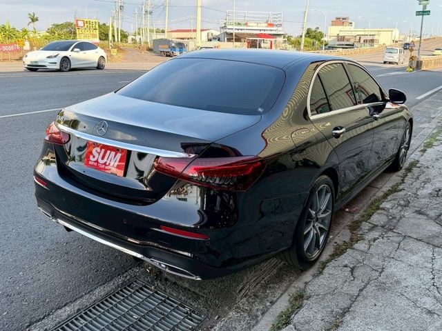 一手車 總代理 E300 AMG 原鈑件原漆 Goo認證 僅跑2萬6 天窗 柏林之音 記憶座椅 全液晶儀表 黑枕木內飾  第3張相片