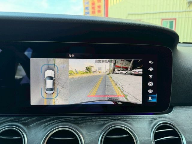 一手車 總代理 E300 AMG 原鈑件原漆 Goo認證 僅跑2萬6 天窗 柏林之音 記憶座椅 全液晶儀表 黑枕木內飾  第19張相片