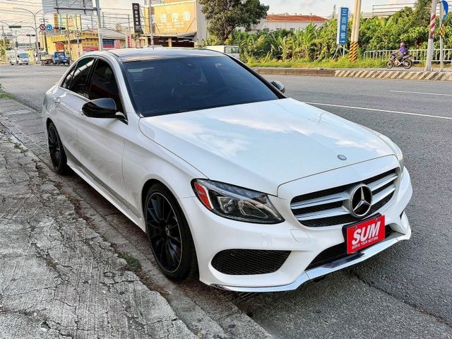 C300 AMG 全景天窗 魚眼頭燈 免鑰匙摸門 盲點 黑枕木內飾 柏林之音 改裝18吋鋁圈 全段排氣管 蜻蜓方向盤  第2張相片