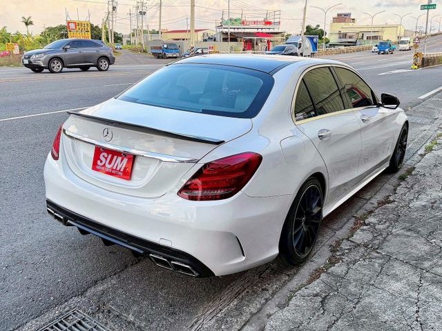 C300 AMG 全景天窗 魚眼頭燈 免鑰匙摸門 盲點 黑枕木內飾 柏林之音 改裝18吋鋁圈 全段排氣管 蜻蜓方向盤  第3張相片