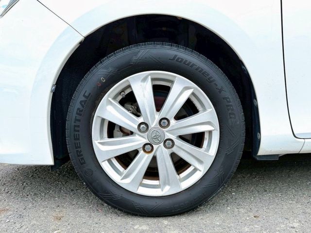 經典版 豐田大鴨 開不壞的神車 女用車 雙色內裝 原廠15吋鋁圈 選配多功能影音系統 衛星導航 倒車顯影 行車紀錄器  第6張相片