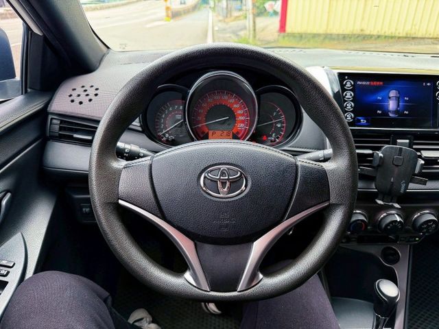 經典版 豐田大鴨 開不壞的神車 女用車 雙色內裝 原廠15吋鋁圈 選配多功能影音系統 衛星導航 倒車顯影 行車紀錄器  第10張相片
