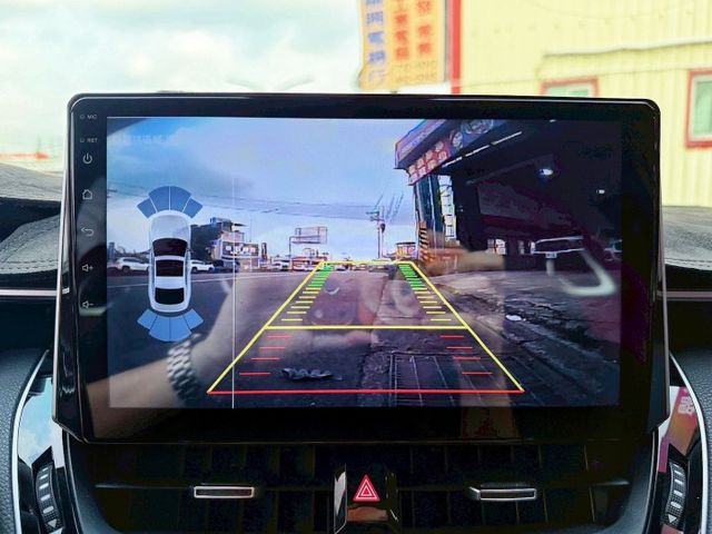 旗艦版 LV2跟車系統 HUD抬顯 原廠18吋雙色鋁圈 換檔快撥 跑車座椅 免鑰匙/摸門解鎖 升級安卓機 衛星導航  第18張相片