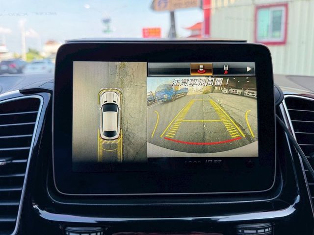 GLE63 AMG 全車原鈑件 全車包膜消光白 總代理 配備23P跟車 HK音響 三區恆溫 21吋AMG鋁圈 電子懸吊  第18張相片