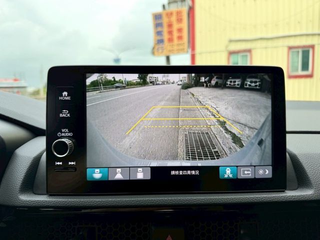S版 原廠水泥灰 一手車超低里程~僅跑1萬7千公里!!ACC跟車 無線充電版 電尾門 換檔快撥 恆溫 CarPlay  第16張相片