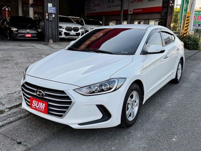 全車原鈑件 1.6汽油豪華版 德國馬牌輪胎 原廠影音螢幕 衛星導航 倒車顯影 記憶電動收折後照鏡 魚眼大燈 光感應頭燈  第1張相片
