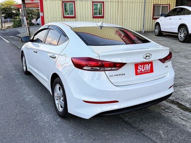 全車原鈑件 1.6汽油豪華版 德國馬牌輪胎 原廠影音螢幕 衛星導航 倒車顯影 記憶電動收折後照鏡 魚眼大燈 光感應頭燈  第4張相片