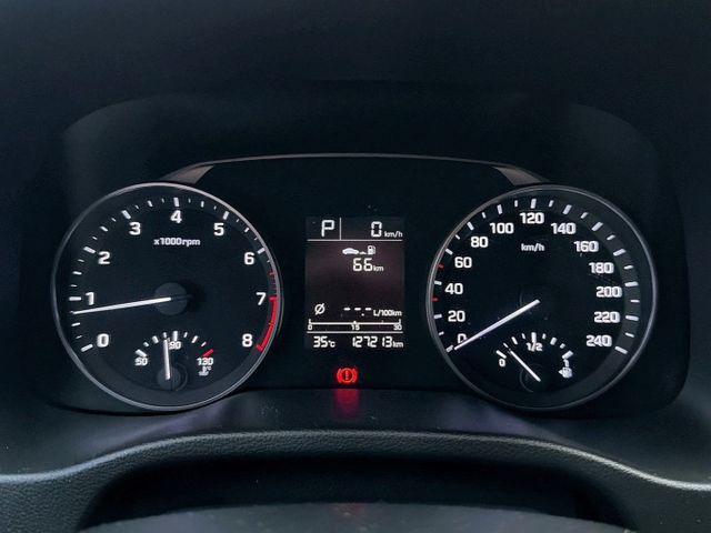全車原鈑件 1.6汽油豪華版 德國馬牌輪胎 原廠影音螢幕 衛星導航 倒車顯影 記憶電動收折後照鏡 魚眼大燈 光感應頭燈  第14張相片