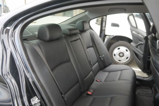 一手車 總代理 柴油 更省油 有力好開 BMW 520D  第8張相片