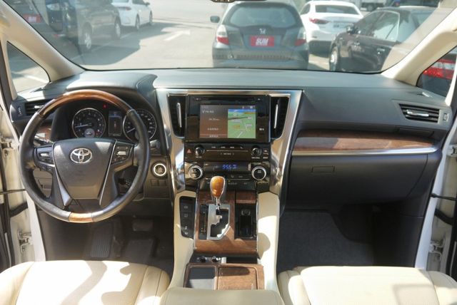 認證車 一手僅跑8萬  頭等艙第二排座椅 左右雙電滑門 TOYOTA ALPHARD 阿發  第12張相片