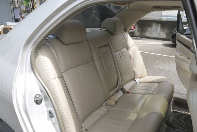 僅跑15萬 里程保證 車況極佳 內外漂亮 保證滿意 LANCER 菱帥 1.6  第8張相片