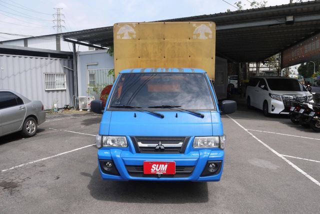 認證車 僅跑10萬 原廠保養 伸縮帆布 一手車 車況極佳 2019年 得利卡2.4  第4張相片